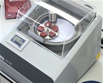 Máy mài và đánh bóng mẫu kiểu rung SAPHIR VIBRO Máy mài và đánh bóng mẫu kiểu rung SAPHIR VIBRO